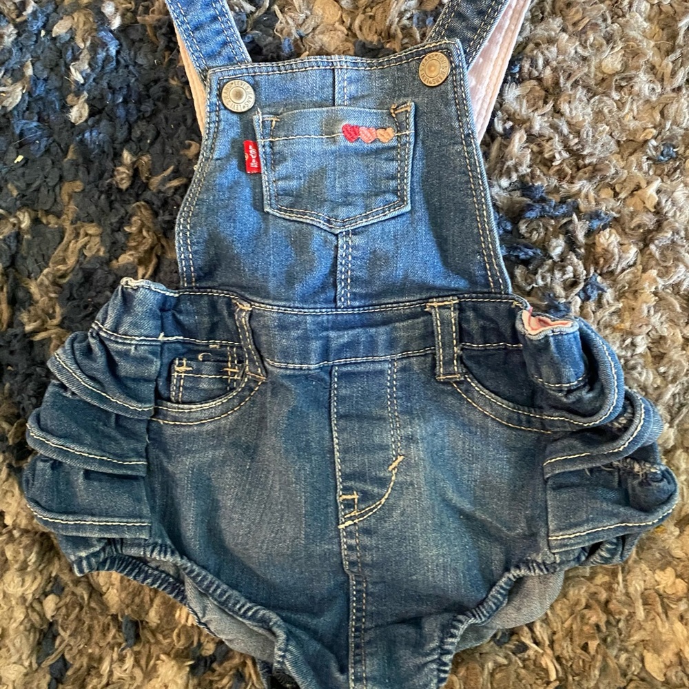Levi’s 6-9 month girls romper